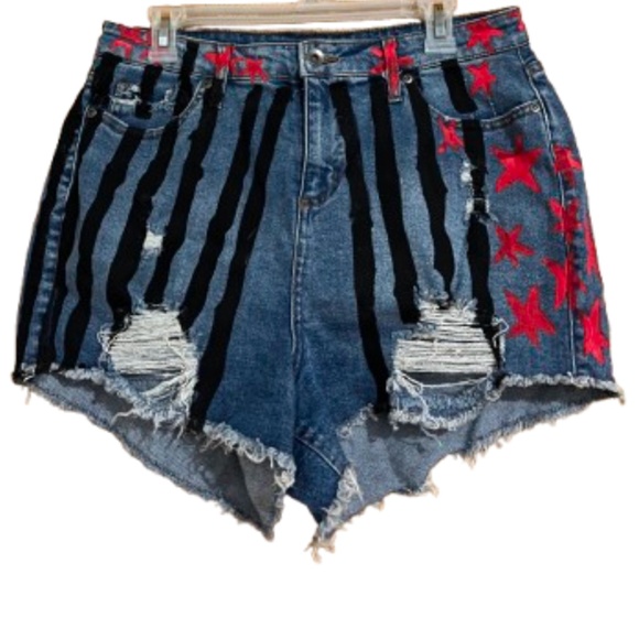 Birds of Prey Her Universe Juniors “American Flag” Painted Cut Out Shorts Sz-9 - Picture 1 of 6